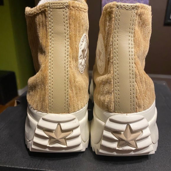 Converse Run Star Hike Corduroy High-Top Sneakers in Tan and White - Picture 4 of 5